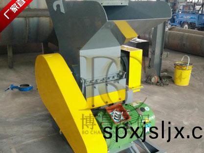 電視外殼破碎機得(de)到廣州(zhou)吳總的(de)青睞