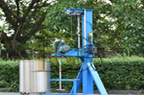 週末不休息，客戶來工廠現場試(shi)機(ji)