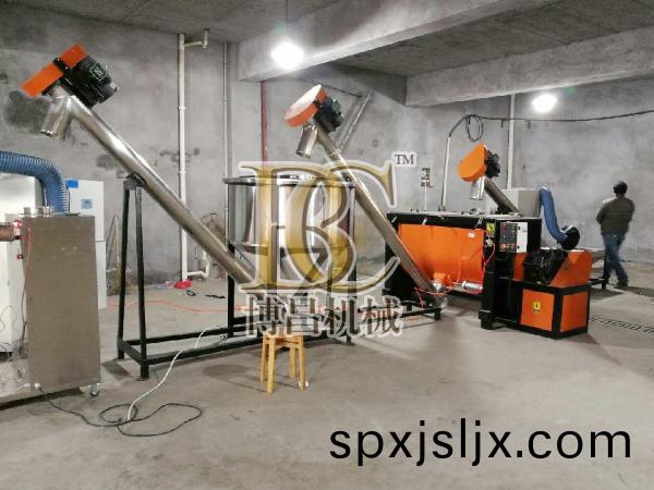 杭(hang)州沈小姐粉體攪拌(ban)機生産線安裝案例